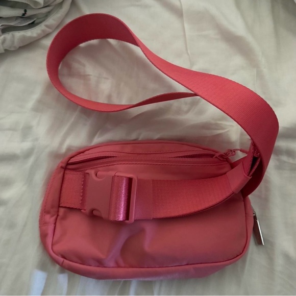 Lululemon Athletica Coral Belt Bag - Picture 2 of 5